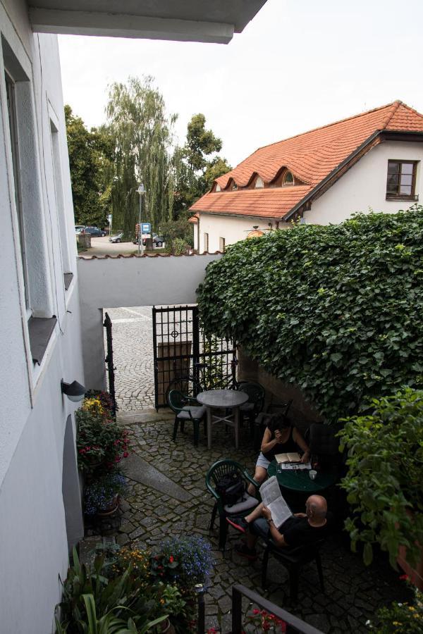 Ferienwohnung U Cerneho Kocoura A Zeleneho Stromu Tábor Exterior foto